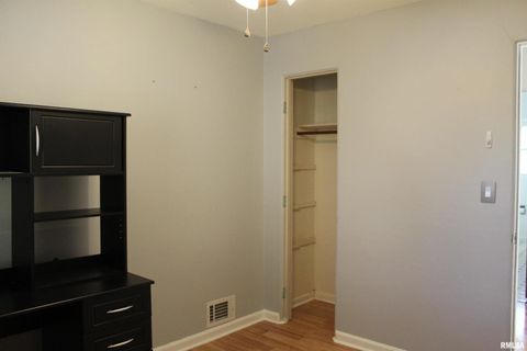 Tiny photo for 8 NORTHBROOK Drive, Mt Vernon, IL 62864 (MLS # EB460552)