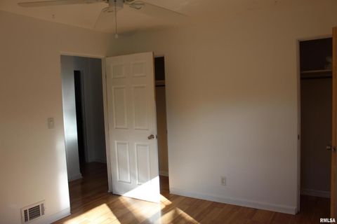 Tiny photo for 8 NORTHBROOK Drive, Mt Vernon, IL 62864 (MLS # EB460552)