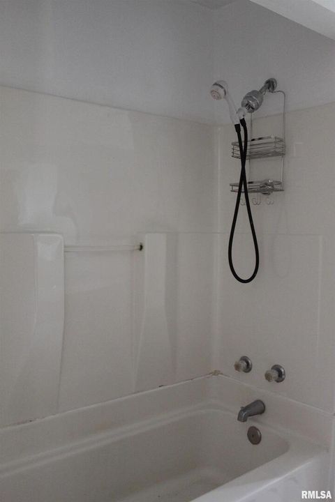 Tiny photo for 8 NORTHBROOK Drive, Mt Vernon, IL 62864 (MLS # EB460552)