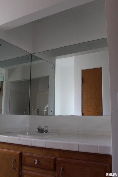 Tiny photo for 8 NORTHBROOK Drive, Mt Vernon, IL 62864 (MLS # EB460552)