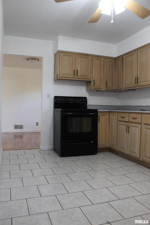 Tiny photo for 8 NORTHBROOK Drive, Mt Vernon, IL 62864 (MLS # EB460552)