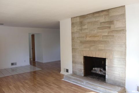 Tiny photo for 8 NORTHBROOK Drive, Mt Vernon, IL 62864 (MLS # EB460552)