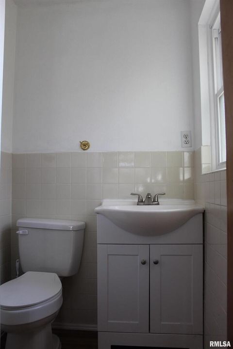 Tiny photo for 8 NORTHBROOK Drive, Mt Vernon, IL 62864 (MLS # EB460552)