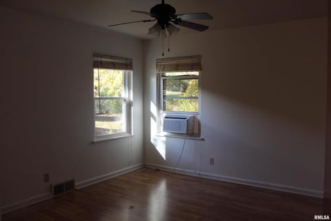 Tiny photo for 8 NORTHBROOK Drive, Mt Vernon, IL 62864 (MLS # EB460552)