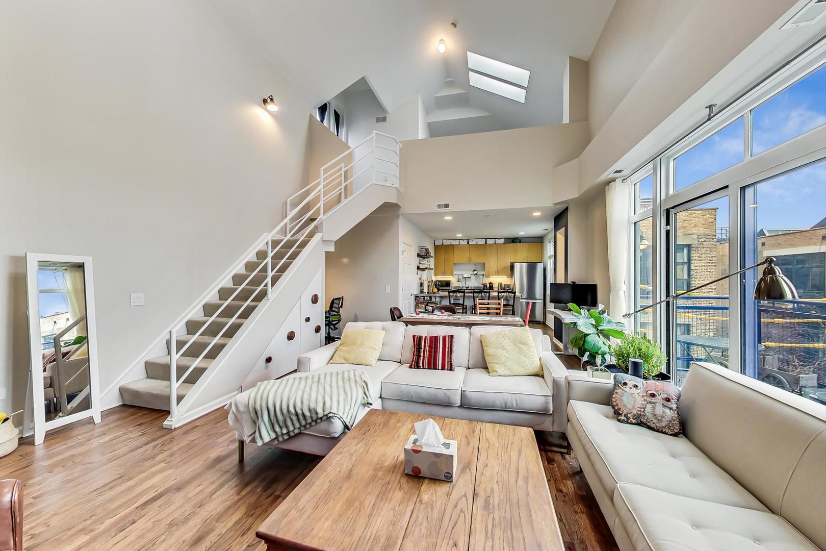 2251 W St Paul Avenue 4C