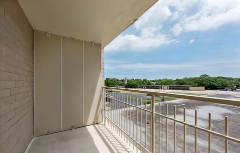 Tiny photo for 7061 N Kedzie Avenue #305, Chicago, IL 60645 (MLS # 12772626)