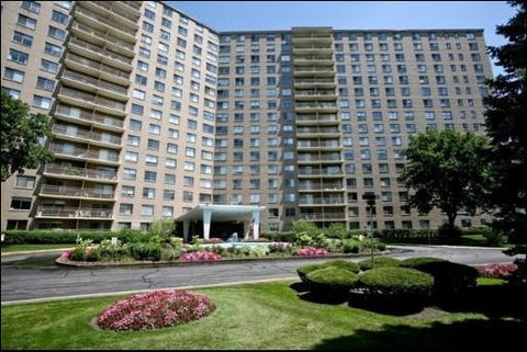 Photo of 7061 N Kedzie Avenue #305, Chicago, IL 60645 (MLS # 12772626)