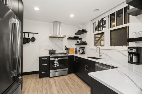 Tiny photo for 3300 N Lake Shore Drive #8D, Chicago, IL 60657 (MLS # 12545090)