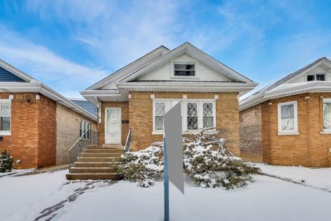 Photo of 6120 W Newport Avenue, Chicago, IL 60634 (MLS # 12550698)