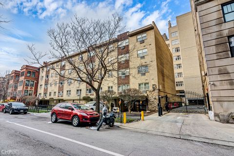 Photo of 420 W Aldine Avenue #529, Chicago, IL 60657 (MLS # 12524462)