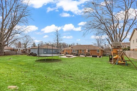 Tiny photo for 8836 W 93rd Place, Hickory Hills, IL 60457 (MLS # 12625436)