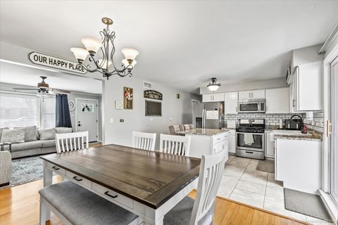 Tiny photo for 8836 W 93rd Place, Hickory Hills, IL 60457 (MLS # 12625436)