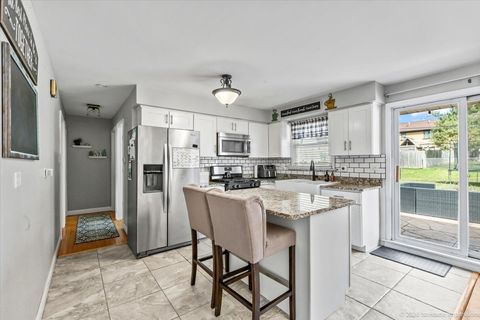 Tiny photo for 8836 W 93rd Place, Hickory Hills, IL 60457 (MLS # 12625436)