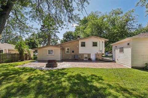 Tiny photo for 195 7th Street, Wheeling, IL 60090 (MLS # 12452519)
