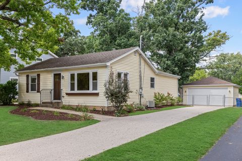 Tiny photo for 17914 W Twin Lakes Boulevard, Grayslake, IL 60030 (MLS # 12462780)