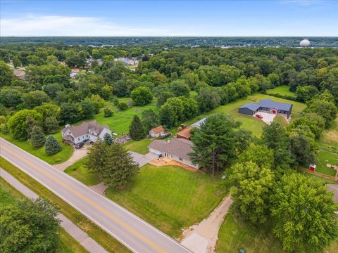 Tiny photo for 1610 Wisconsin Street, Le Claire, IA 52753 (MLS # 12590684)