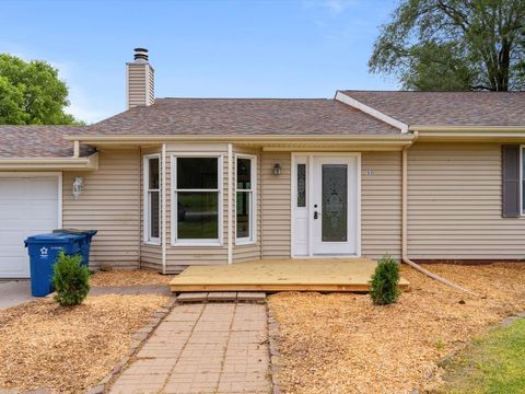 Tiny photo for 1610 Wisconsin Street, Le Claire, IA 52753 (MLS # 12590684)