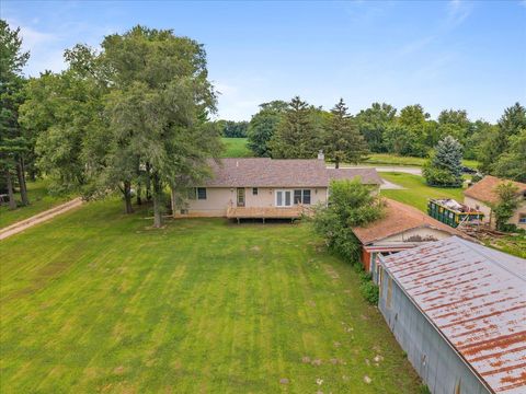 Tiny photo for 1610 Wisconsin Street, Le Claire, IA 52753 (MLS # 12590684)