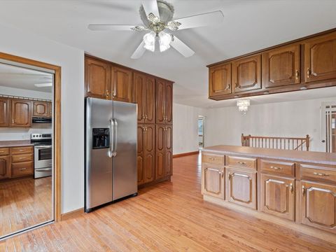 Tiny photo for 1610 Wisconsin Street, Le Claire, IA 52753 (MLS # 12590684)