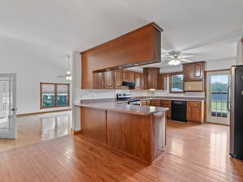 Tiny photo for 1610 Wisconsin Street, Le Claire, IA 52753 (MLS # 12590684)