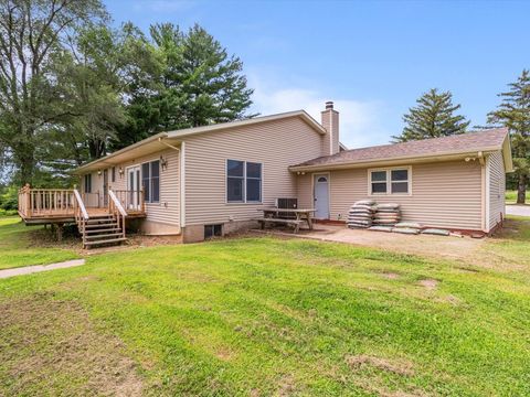 Tiny photo for 1610 Wisconsin Street, Le Claire, IA 52753 (MLS # 12590684)