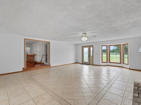 Tiny photo for 1610 Wisconsin Street, Le Claire, IA 52753 (MLS # 12590684)