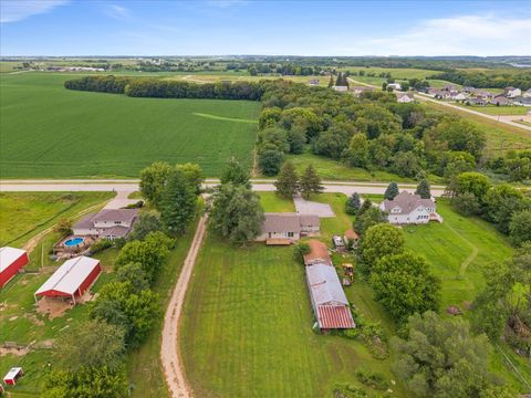 Tiny photo for 1610 Wisconsin Street, Le Claire, IA 52753 (MLS # 12590684)