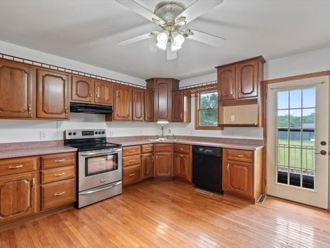 Tiny photo for 1610 Wisconsin Street, Le Claire, IA 52753 (MLS # 12590684)