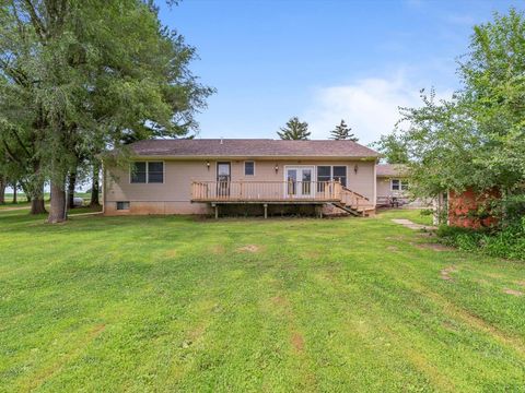 Tiny photo for 1610 Wisconsin Street, Le Claire, IA 52753 (MLS # 12590684)