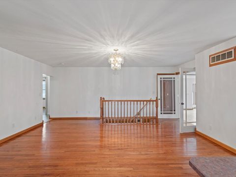 Tiny photo for 1610 Wisconsin Street, Le Claire, IA 52753 (MLS # 12590684)