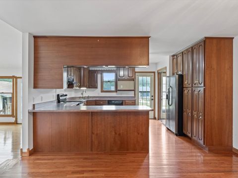 Tiny photo for 1610 Wisconsin Street, Le Claire, IA 52753 (MLS # 12590684)