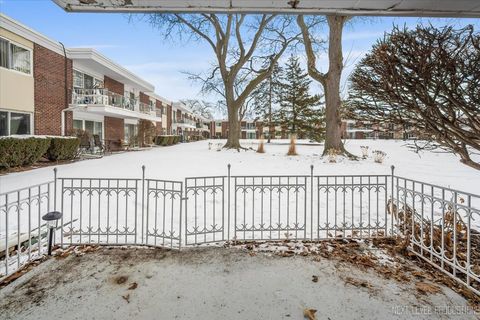Tiny photo for 127 N Wolf Road #60A, Wheeling, IL 60090 (MLS # 12553512)