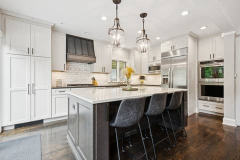 Tiny photo for 2019 BEECHWOOD Avenue, Wilmette, IL 60091 (MLS # 12732225)