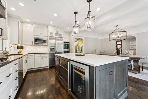 Tiny photo for 2019 BEECHWOOD Avenue, Wilmette, IL 60091 (MLS # 12732225)