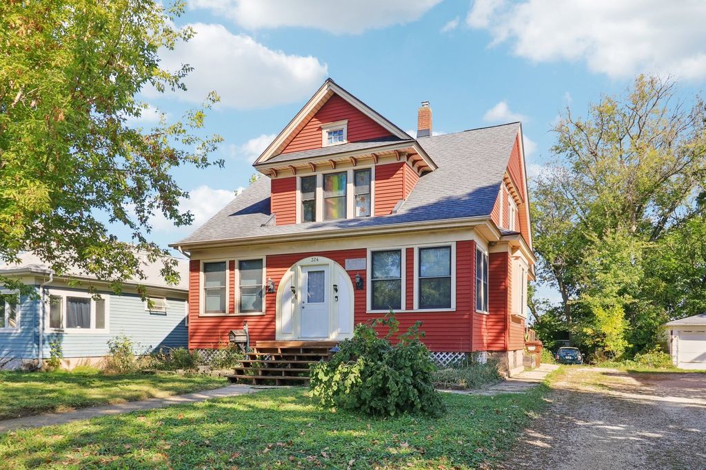 Photo for 324 N Madison Street, Woodstock, IL 60098 (MLS # 12490881)