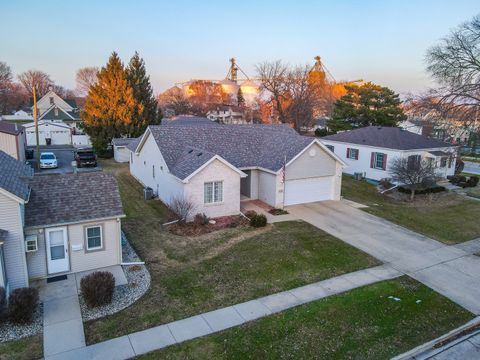 Tiny photo for 125 W Second Street, Manteno, IL 60950 (MLS # 12567018)