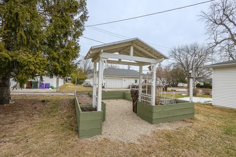Tiny photo for 125 W Second Street, Manteno, IL 60950 (MLS # 12567018)