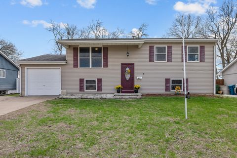 Photo of 1412 16th Avenue, Camanche, IA 52730 (MLS # 12611520)