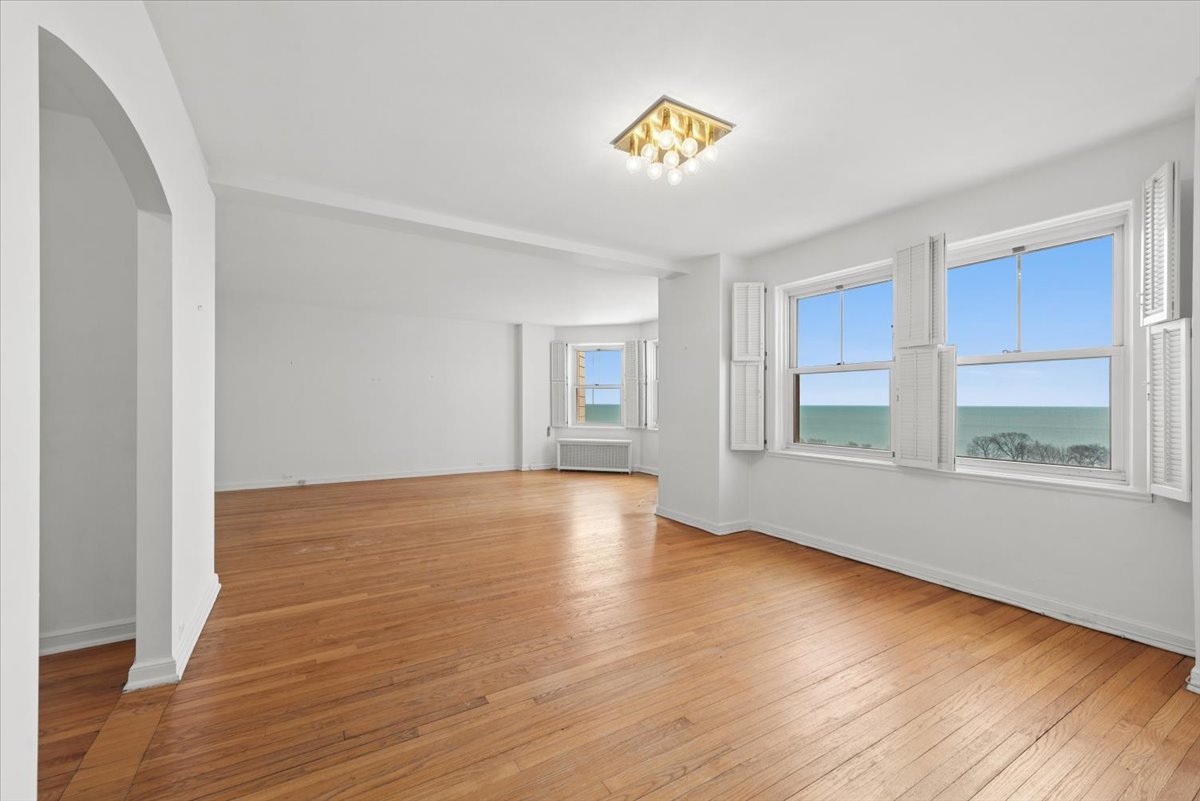 5555 N SHERIDAN Road 1017