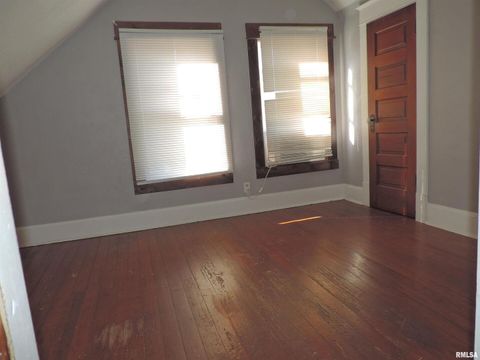 Tiny photo for 229 14TH Avenue, Moline, IL 61265 (MLS # QC4268283)