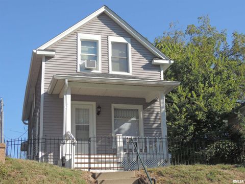 Photo of 229 14TH Avenue, Moline, IL 61265 (MLS # QC4268283)