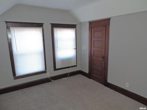 Tiny photo for 229 14TH Avenue, Moline, IL 61265 (MLS # QC4268283)