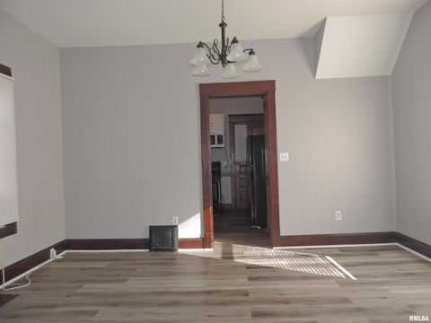 Tiny photo for 229 14TH Avenue, Moline, IL 61265 (MLS # QC4268283)