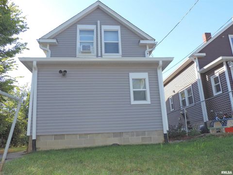 Tiny photo for 229 14TH Avenue, Moline, IL 61265 (MLS # QC4268283)