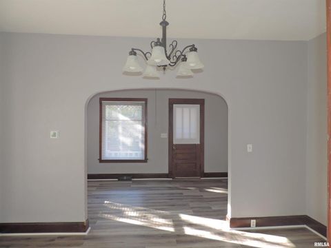 Tiny photo for 229 14TH Avenue, Moline, IL 61265 (MLS # QC4268283)