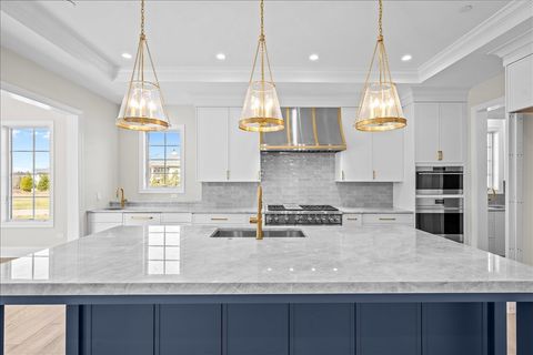 Tiny photo for 230 Majestic Oak Court, Lake Forest, IL 60045 (MLS # 12614869)