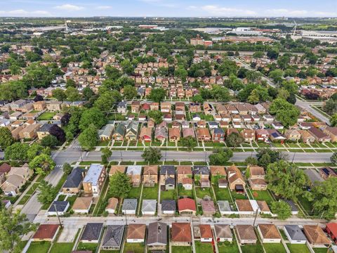Tiny photo for 10516 S King Drive, Chicago, IL 60628 (MLS # 12688134)