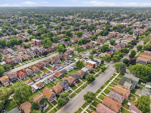 Tiny photo for 10516 S King Drive, Chicago, IL 60628 (MLS # 12688134)
