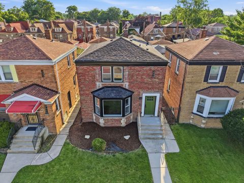 Tiny photo for 10516 S King Drive, Chicago, IL 60628 (MLS # 12688134)