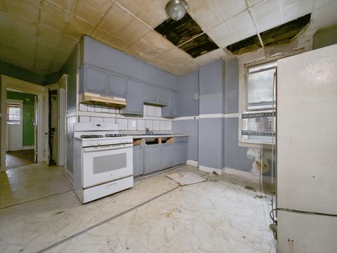 Tiny photo for 6641 S Marshfield Avenue, Chicago, IL 60636 (MLS # 12559235)